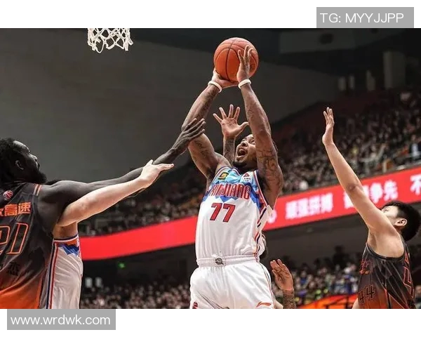 昆汀-皮特森在CBA比赛中引发球迷热议 昆汀-皮特森在CBA比赛中引发球迷热议